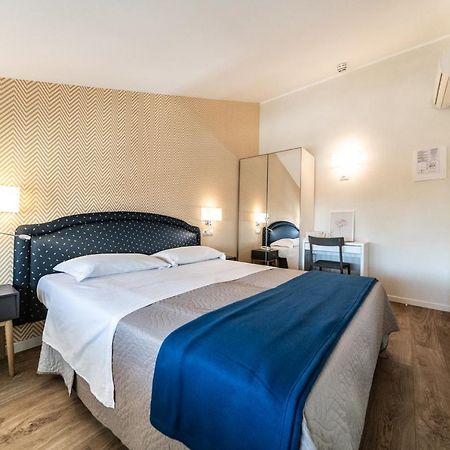 Hotel Kiss Riccione Eksteriør bilde