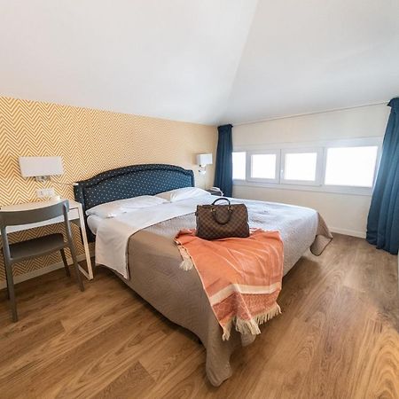 Hotel Kiss Riccione Eksteriør bilde