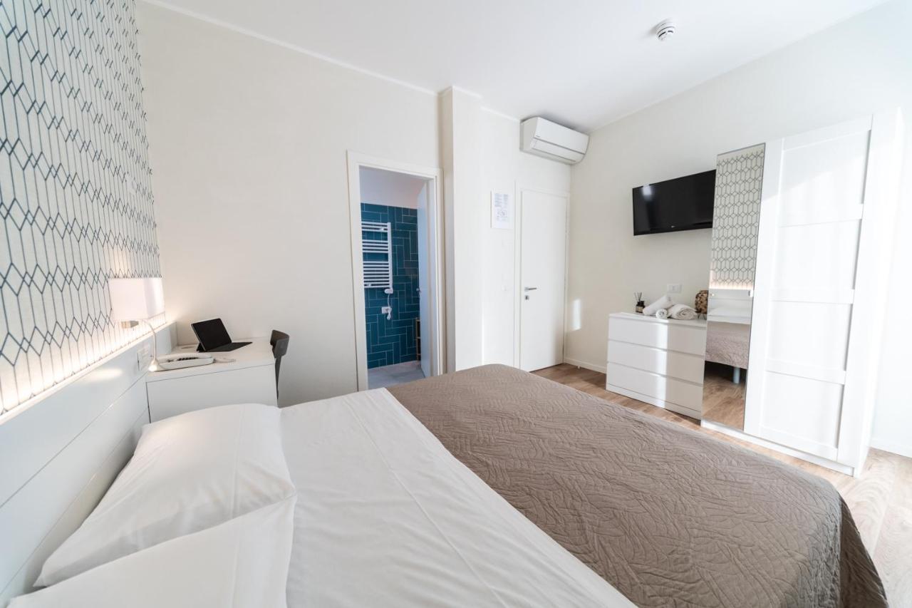 Hotel Kiss Riccione Eksteriør bilde