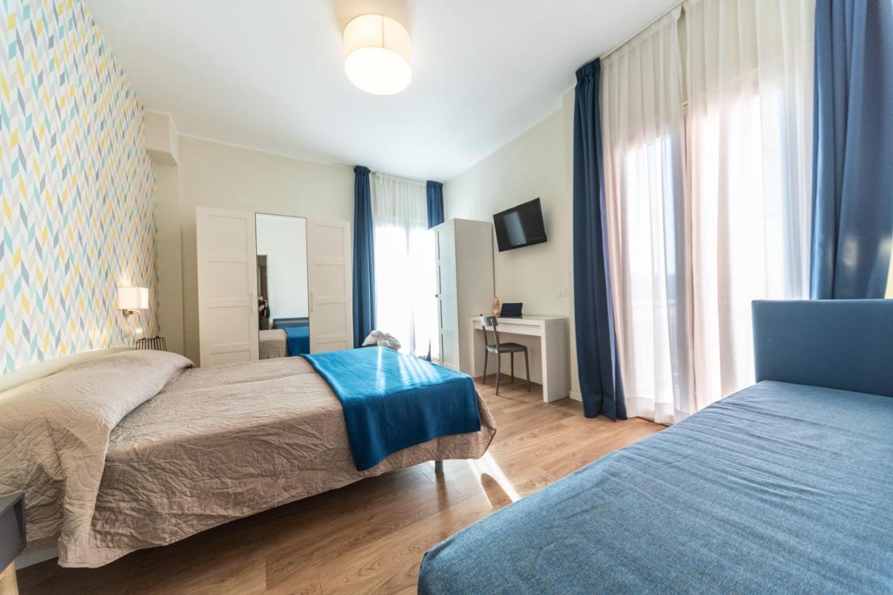 Hotel Kiss Riccione Eksteriør bilde
