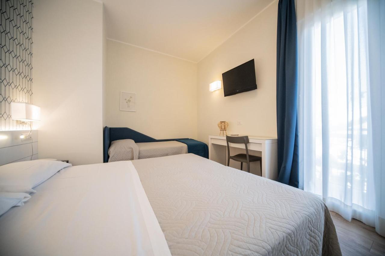 Hotel Kiss Riccione Eksteriør bilde